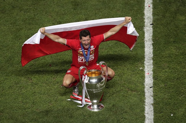 2. Ngay trên Lionel Messi là Robert Lewandowski với thành tích 7 pha lập công.