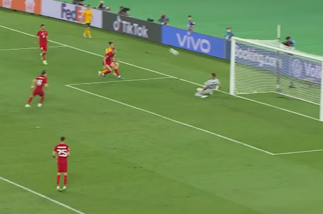 Gareth Bale tinh quái, cầu thủ Thổ Nhĩ Kỳ ăn 2 'cú lừa' trong 3 phút - Bóng Đá