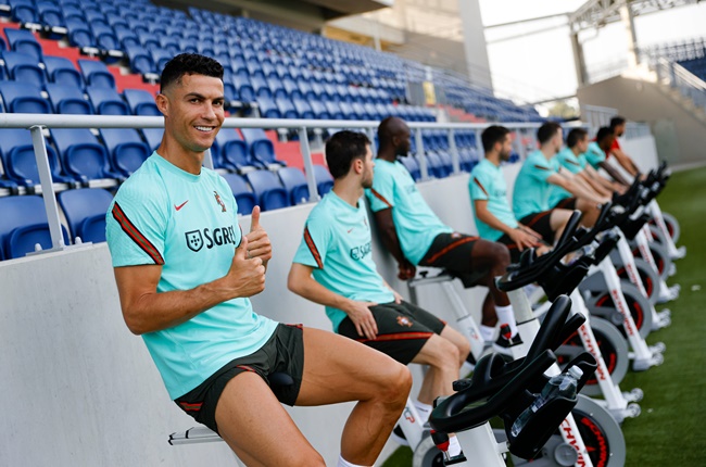 Ronaldo hóa trẻ con, Pepe chỉ còn biết cười trừ - Bóng Đá