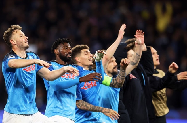 Napoli cầm cờ tiên phong, Serie A trỗi dậy mạnh mẽ - Bóng Đá