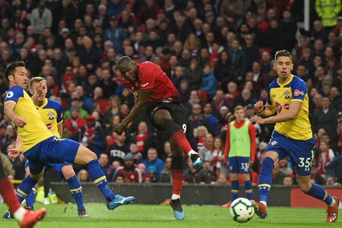 Huyền thoại Manchester United nói điều khiến cổ động viên Arsenal đứng ngồi không yên