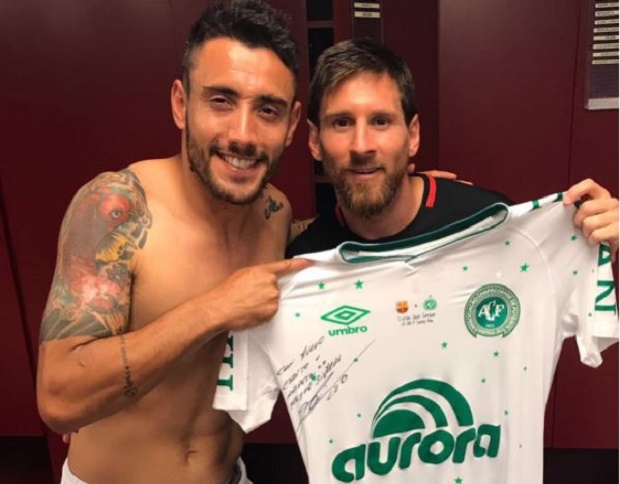 Cầu thủ Chapecoense nhận món quà đầy ý nghĩa từ Messi - Bóng Đá