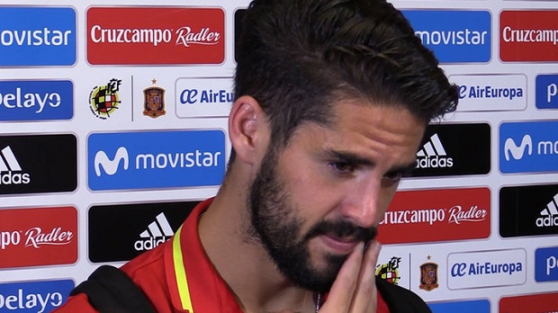 Isco: Thật đáng xấu hổ khi đưa chính trị vào bóng đá - Bóng Đá