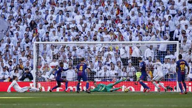 Chửi rủa cầu thủ Barca, CĐV Real Madrid bị La Liga 'sờ gáy' - Bóng Đá