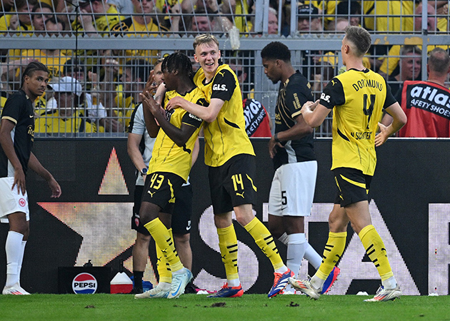 Sao trẻ người Anh toả sáng, Dortmund giành trọn vẹn 3 điểm ngày ra quân