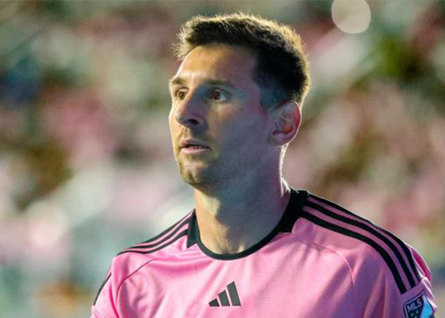 Trở lại sau chấn thương, Messi chỉ cần 4 phút để lập cú đúp