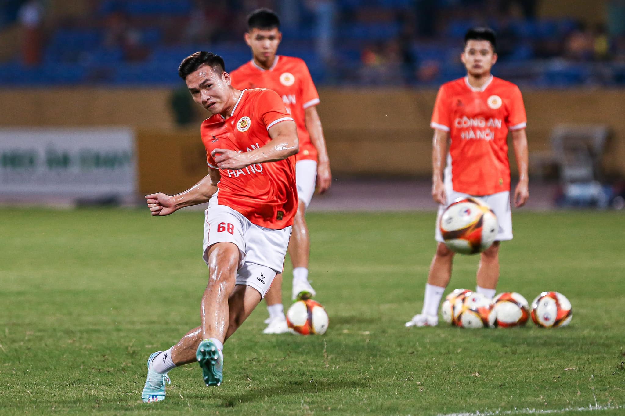 Ảnh bài viết Ra mắt tuyển Việt Nam, HLV Kim Sang-sik mất 1 trụ cột thời Troussier