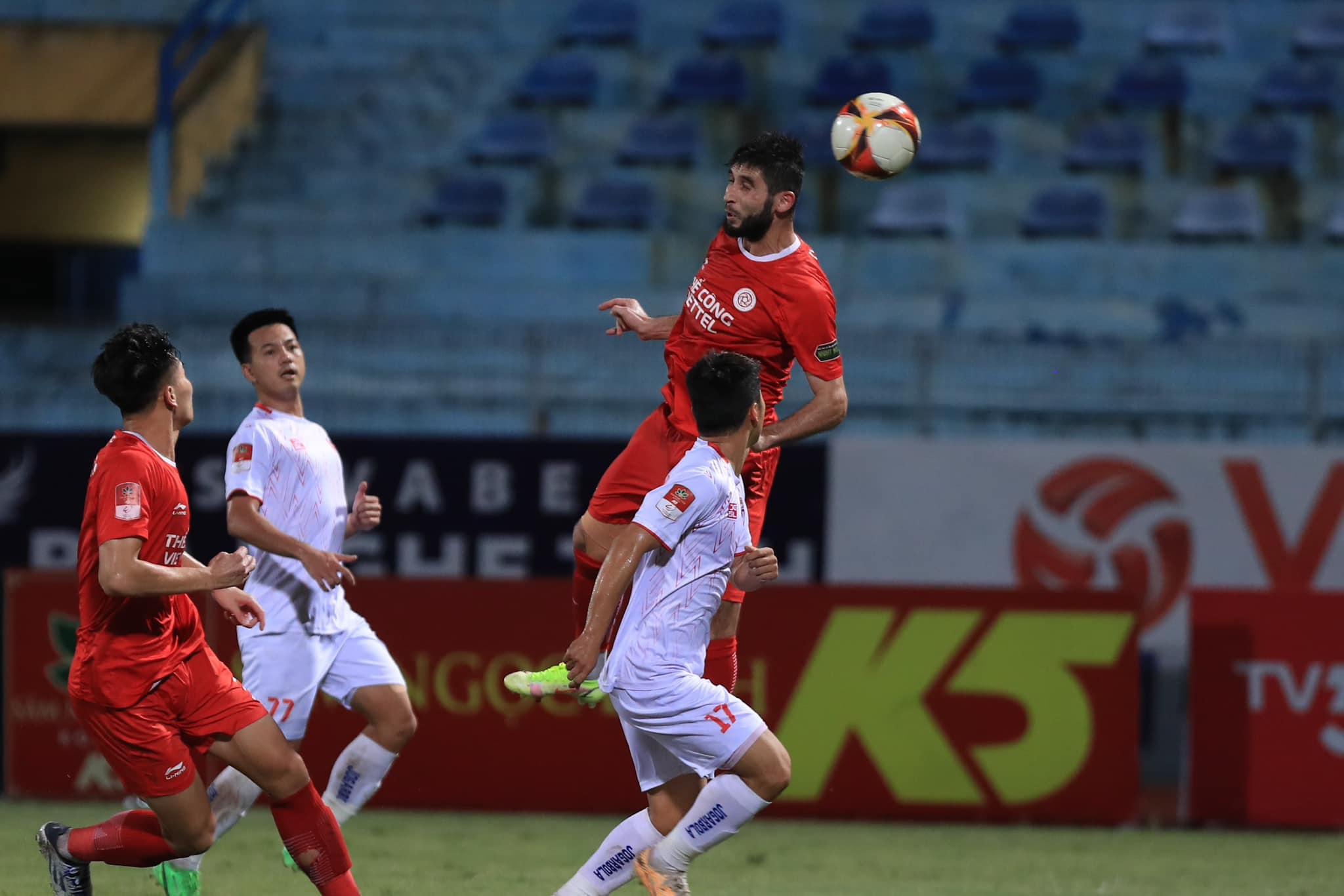 Ảnh bài viết Thể Công Viettel vs Hải Phòng có tình huống nhạy cảm, Ban trọng tài lên tiếng