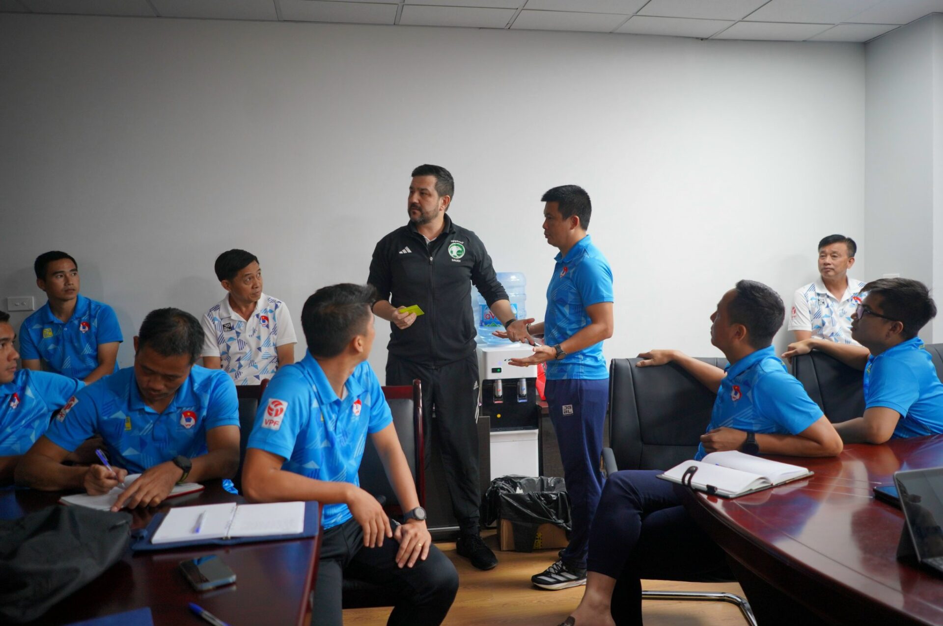 Ảnh bài viết Giảng viên FIFA lên tiếng về năng lực trọng tài V-League