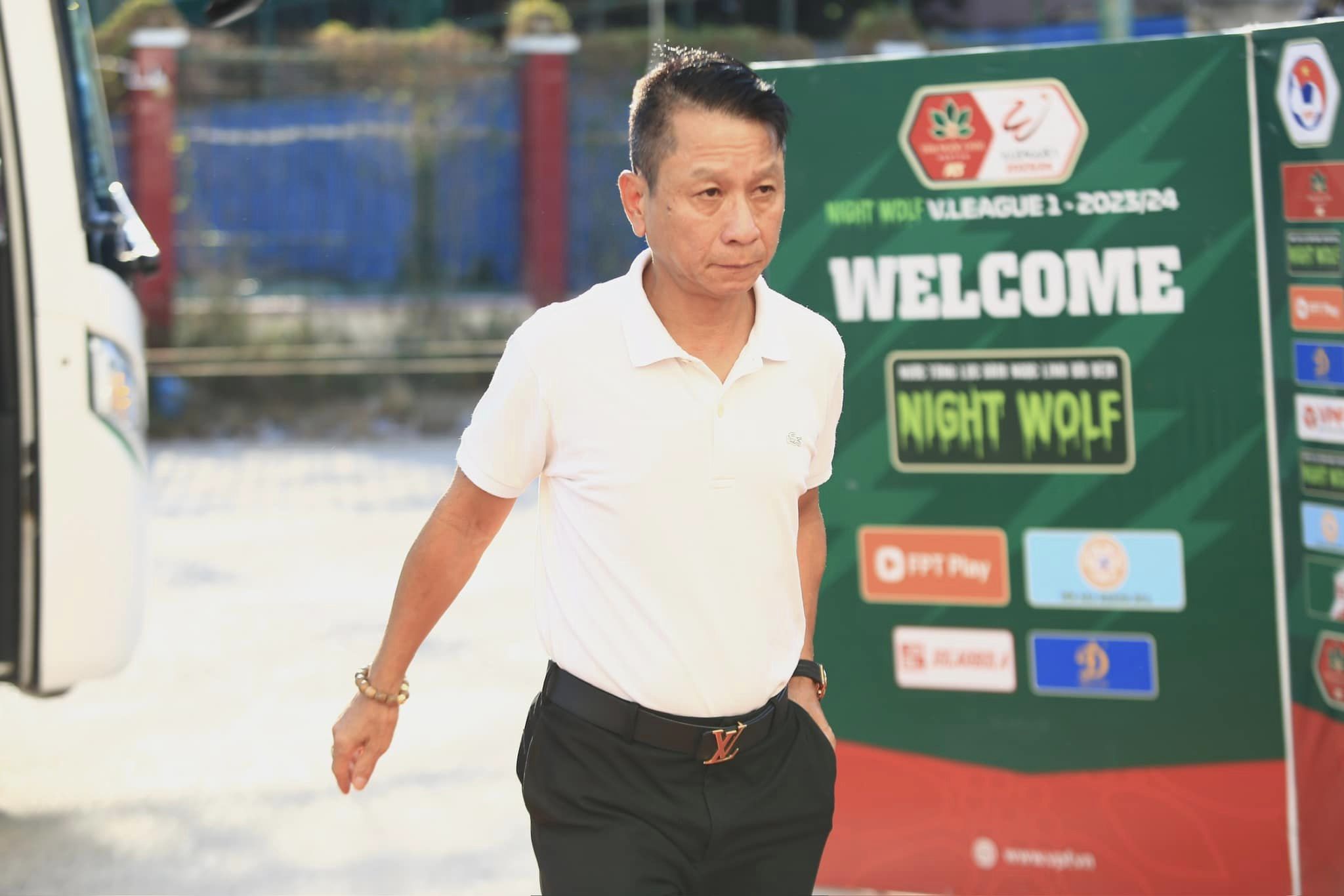 Ảnh bài viết HLV V-League xót xa bày tỏ: "Quan trọng nhất của bóng đá vẫn là tiền"