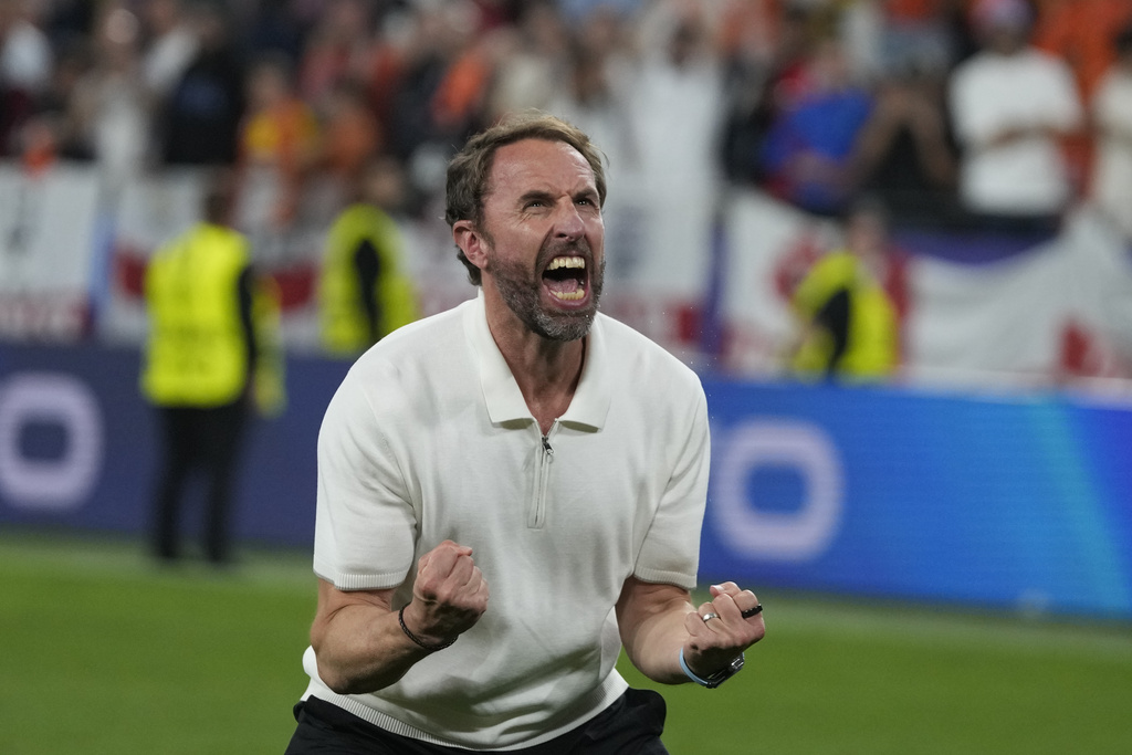 Hãy ngừng chỉ trích Southgate!