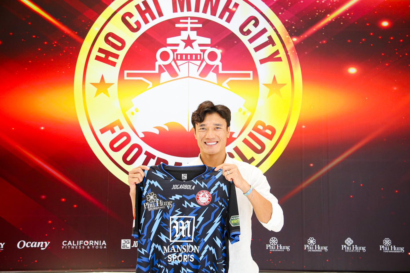 Ảnh bài viết Choáng váng với mức 'lót tay' của Bùi Tiến Dũng ở CLB TP.HCM