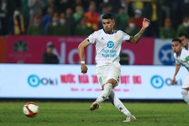 Ảnh bài viết Cựu cầu thủ Barca hát Quốc ca, mong muốn khoác áo Việt Nam