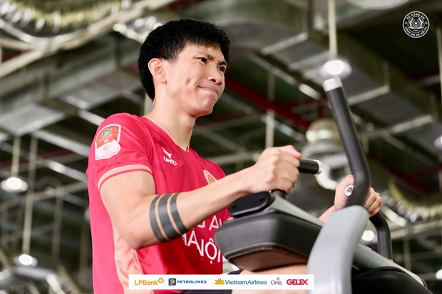 Đoàn Văn Hậu gây bất ngờ khi xưng hô với Quyền Linh