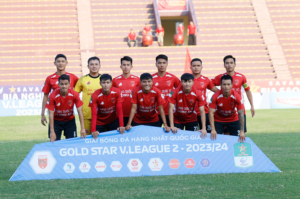 Ảnh bài viết HAGL ra tay, đội bóng bỏ giải Hạng Nhất được cứu vớt?