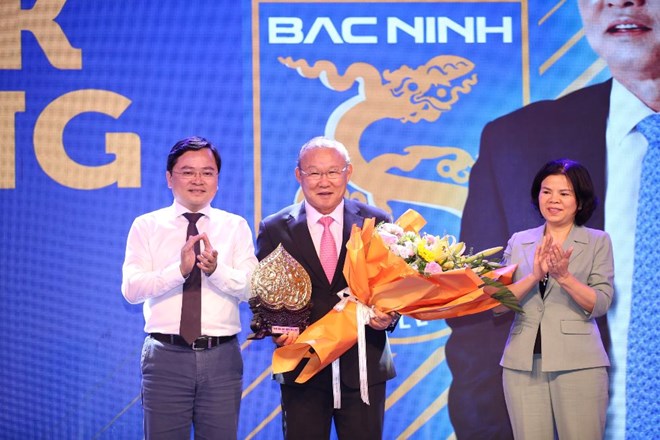 Ảnh bài viết Rõ việc CLB của HLV Park Hang-seo được đặc cách thăng hạng