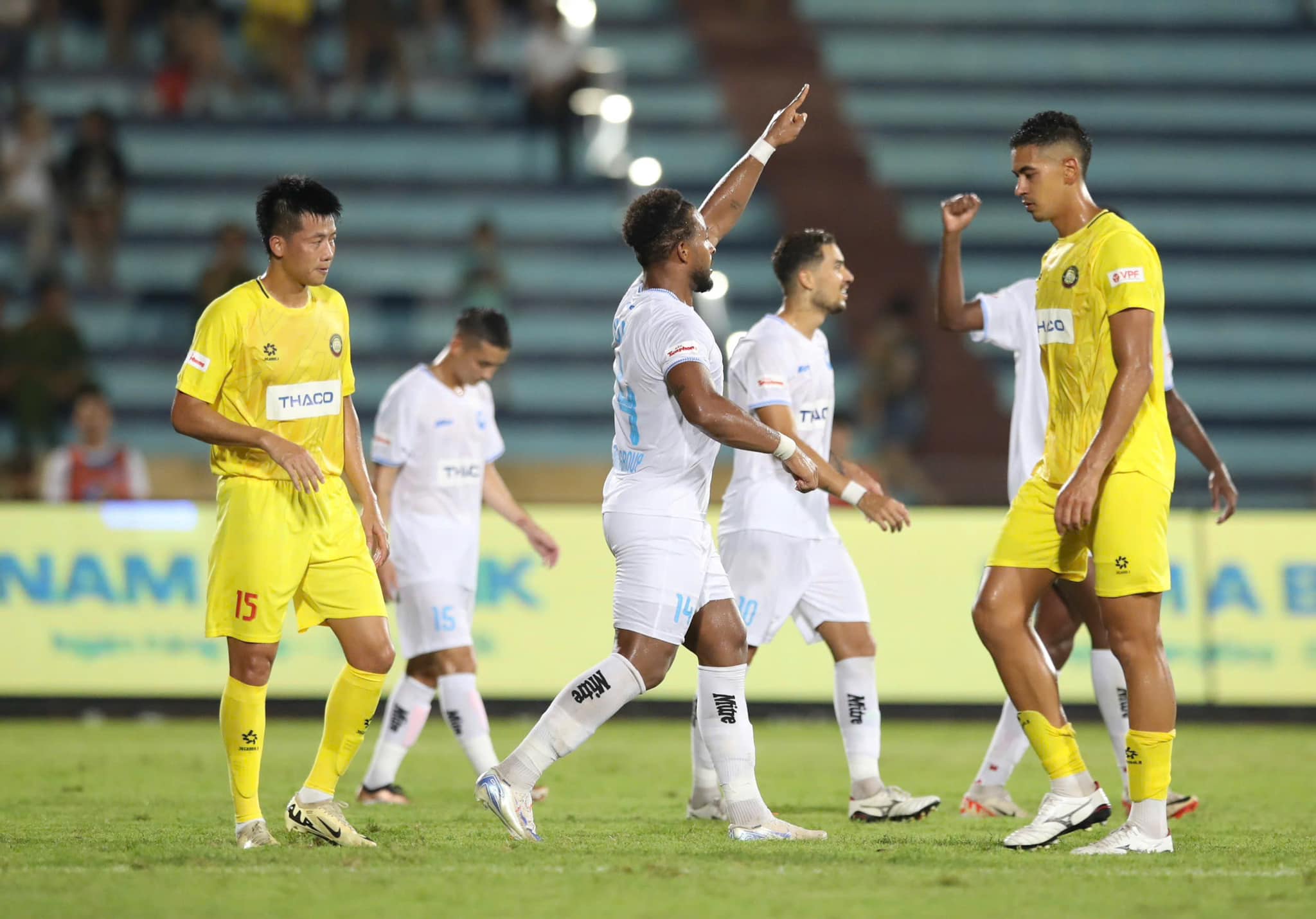 Cựu sao tuyển Việt Nam lên tiếng về trình độ của Rafaelson