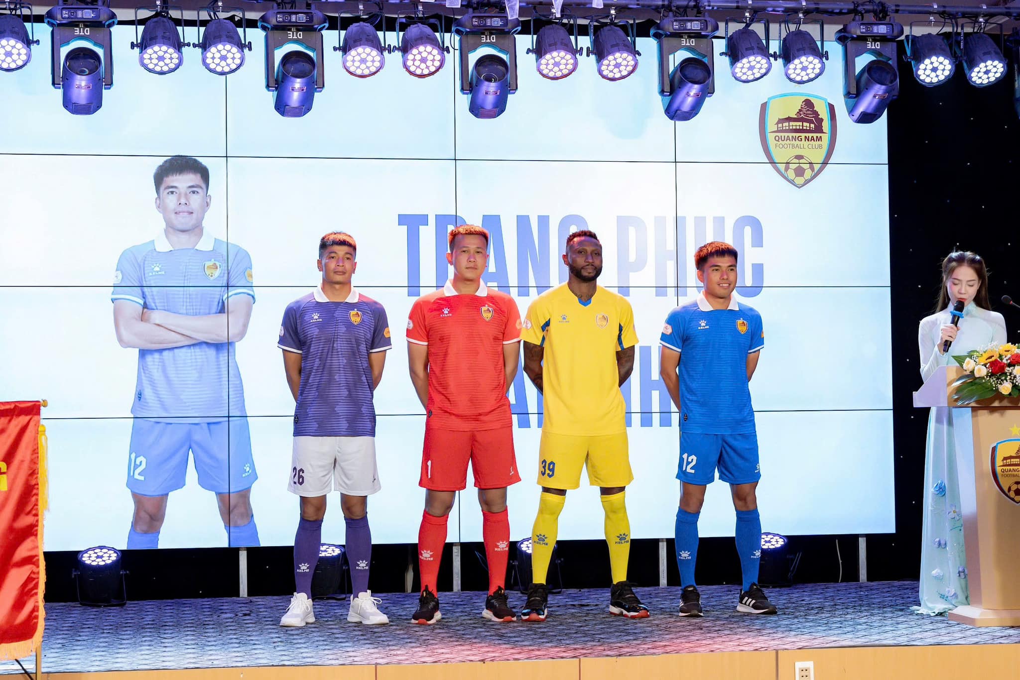 Ảnh bài viết Chia tay 16 cầu thủ, CLB V-League mua gấp 12 người thay thế