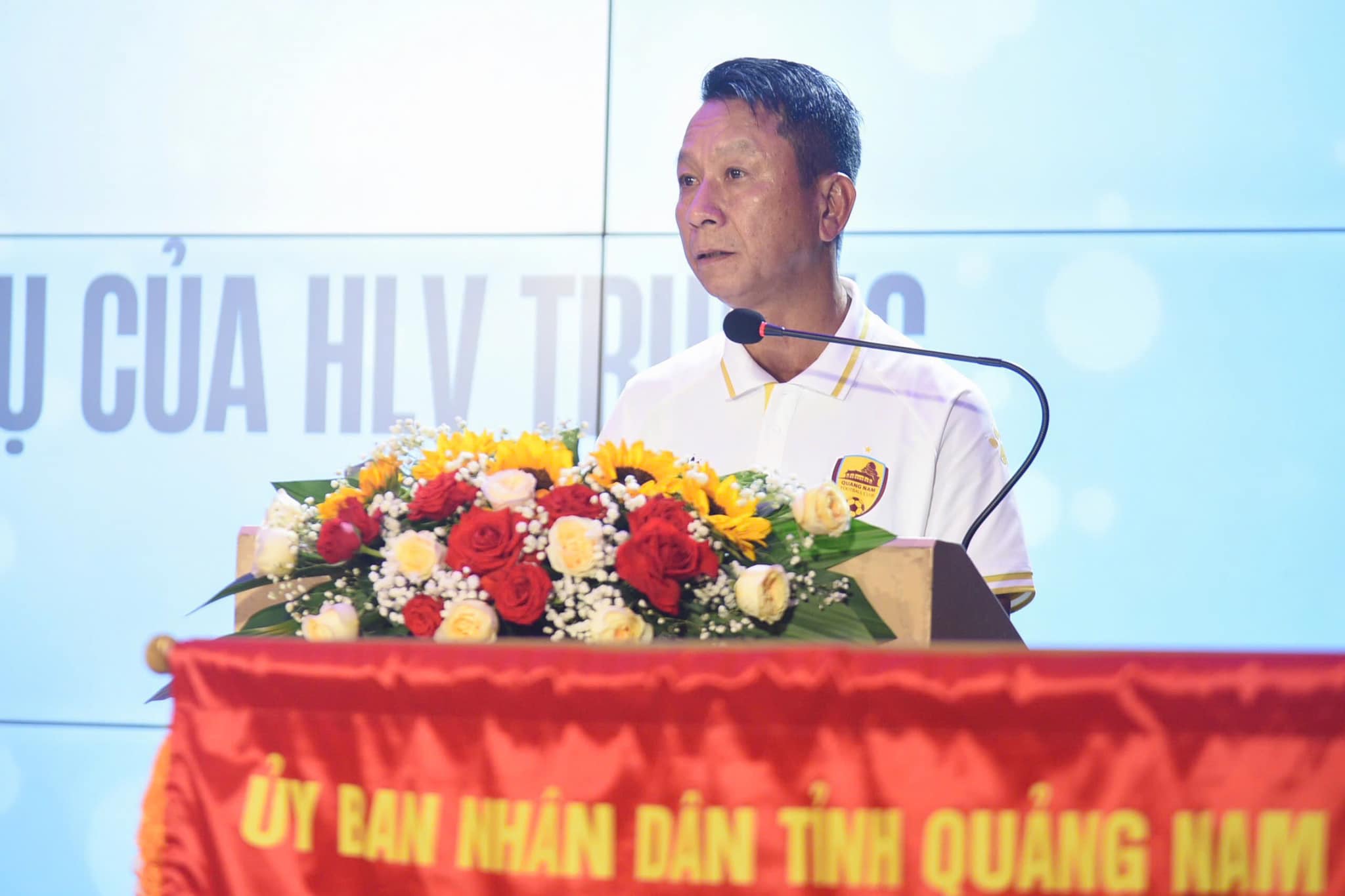 Ảnh bài viết Đình Bắc gia nhập CAHN, HLV Quảng Nam nói thẳng suy nghĩ