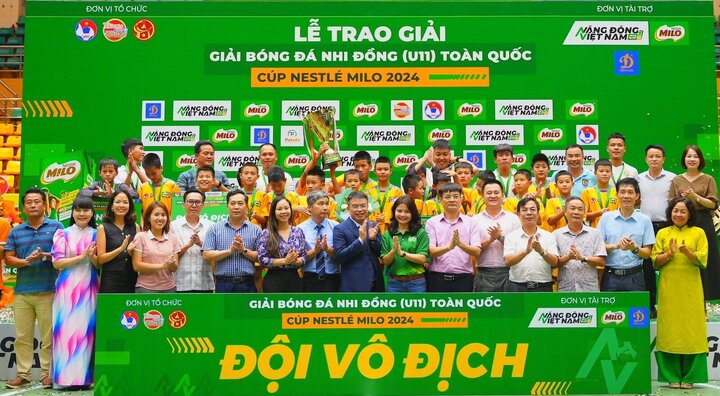 VFF ra án phạt SLNA vì hành vi gian lận tuổi