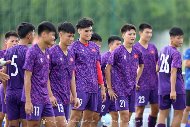 Ảnh bài viết U17 Việt Nam mổ băng, tập luyện như Man City