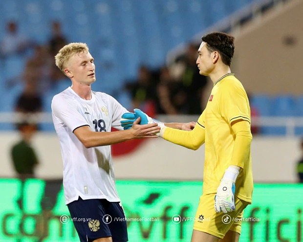 Ảnh bài viết Mặt cỏ Mỹ Đình được chăm sóc trước thềm trận Việt Nam vs Thái Lan