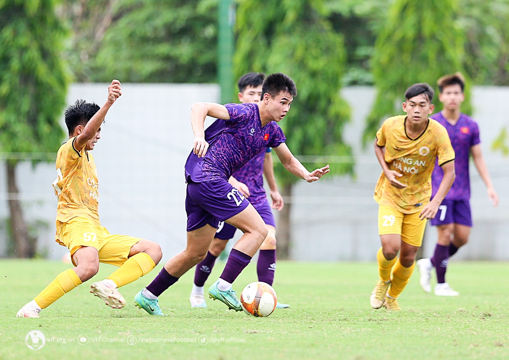 Ảnh bài viết U19 Việt Nam thắng 2-1 đội trẻ CAHN