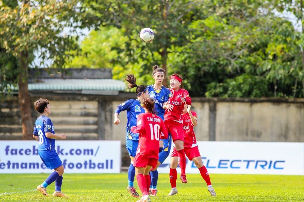 Thái Nguyên thắng đậm Hà Nội II, VFF dự hội thảo của UEFA