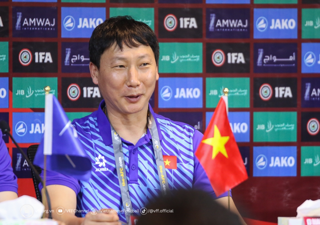 HLV Kim Sang-sik: Tôi muốn giành chiến thắng và trở về Việt Nam càng sớm càng tốt