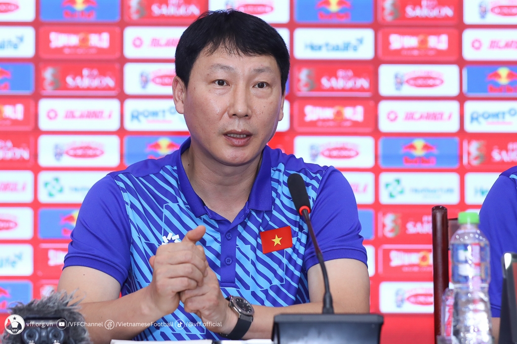 HLV Kim Sang-sik: cầu thủ Việt Nam khao khát chiến thắng hơn tôi nghĩ