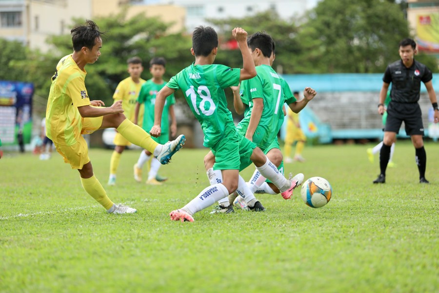Thắng Hà Nội 4-0, SLNA bảo vệ thành công chức vô địch U13 toàn quốc