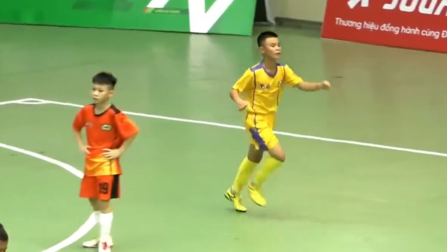 SLNA thắng nhọc ngày khai mạc giải Nhi Đồng toàn quốc, cú sốc bản quyền truyền hình Thai League