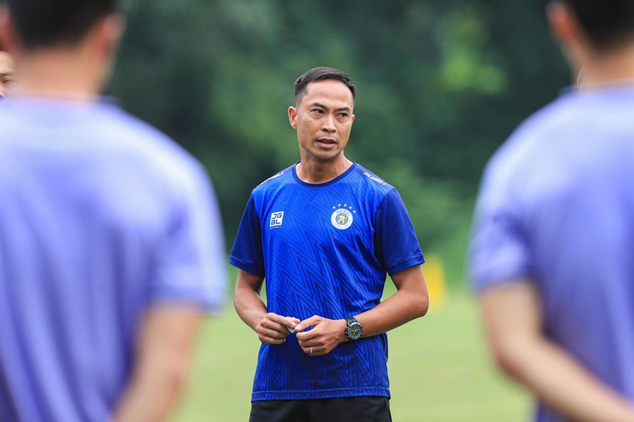 Ảnh bài viết Tân HLV Hà Nội FC nói gì trong ngày nhậm chức