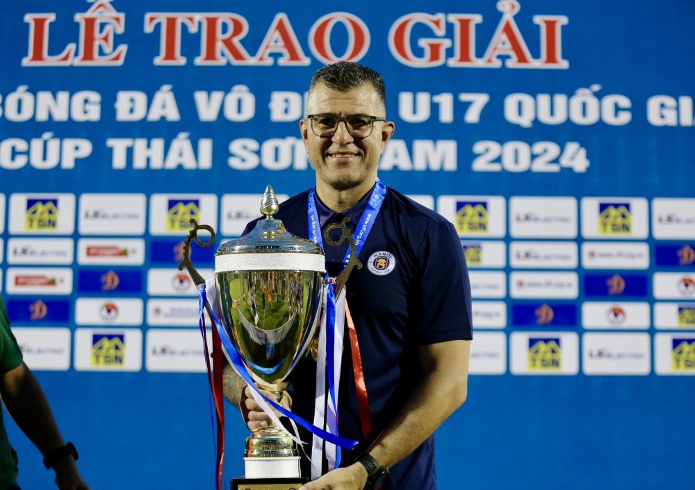Ảnh bài viết HLV U17 Việt Nam sẵn sàng đảm nhận ghế nóng tại Hà Nội FC