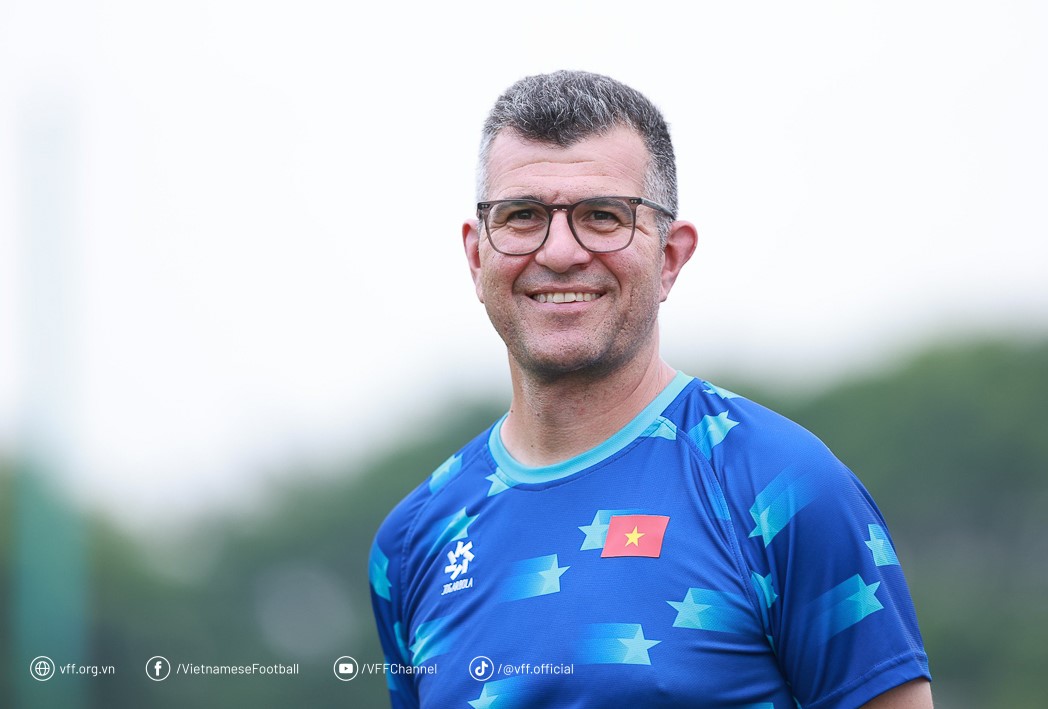 VFF chính thức bổ nhiệm HLV Cristiano Roland, công bố danh sách triệu tập U16 Việt Nam