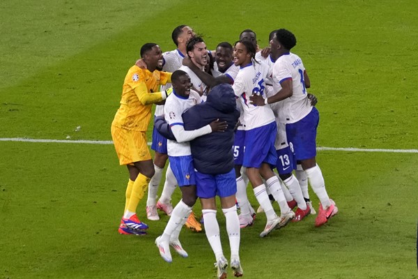 Ảnh bài viết Pháp sẽ ra quân với đội hình nào trước Tây Ban Nha vào sáng mai?