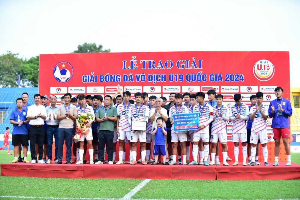 U21 gây thất vọng, sếp lớn Trung tâm Đào tạo bóng đá trẻ SLNA nói thật