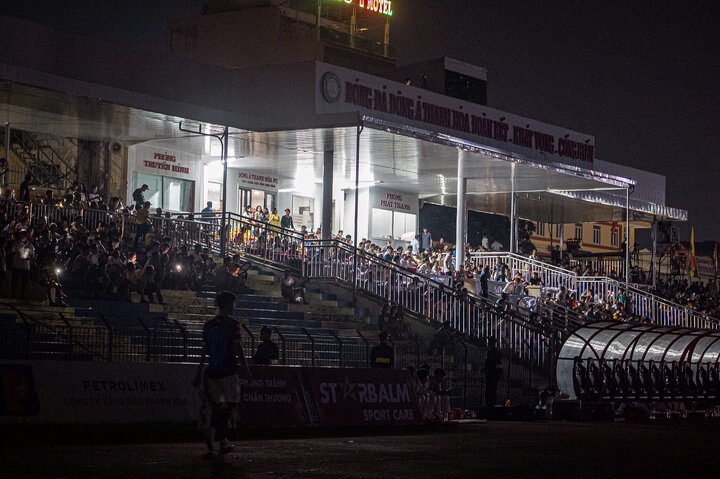 Ảnh bài viết V-League 2024/25 vừa khởi tranh, đã có sự cố đầu tiên