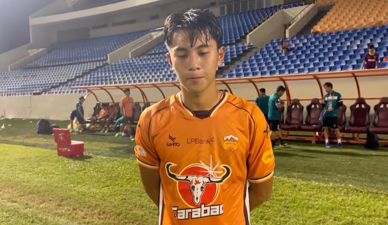 Ảnh bài viết Ghi bàn trong trận ra mắt, sao 16 tuổi HAGL nói gì?