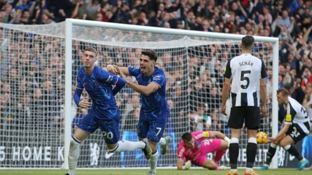 Palmer tỏa sáng, Chelsea trở lại top 4