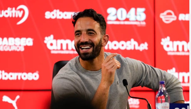 Ảnh bài viết  Roy Keane có quan điểm trái ngược với Ferdinand về Amorim