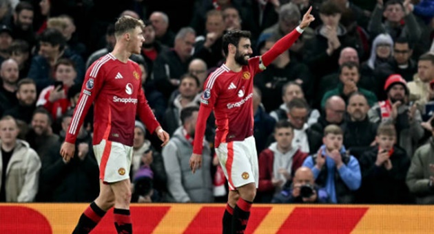 ''Tiếng reo hò vang khắp Old Trafford''