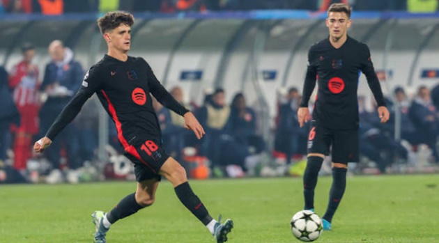 Barcelona tăng sức mạnh từ tình huống cố định dưới thời Hansi Flick