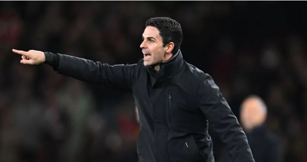 Arteta nổi nóng, quát tháo học trò ngay trên sân