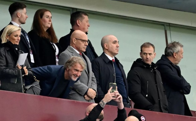 Arsenal nên cẩn thận với Ashworth