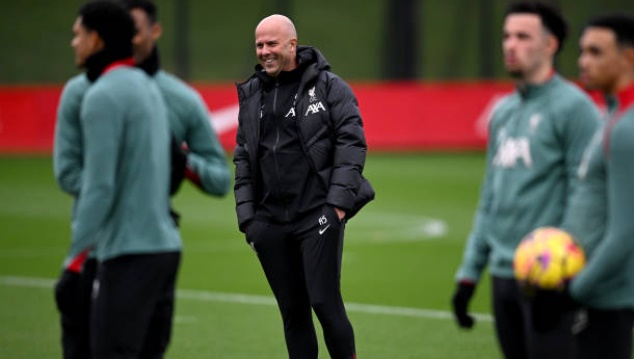  Liverpool vung 91 triệu bảng, hoàn tất 'bom tấn kép' vào tháng Giêng
