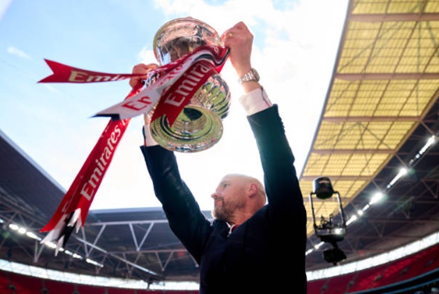 Ten Hag bực mình trước câu hỏi của Gary Lineker