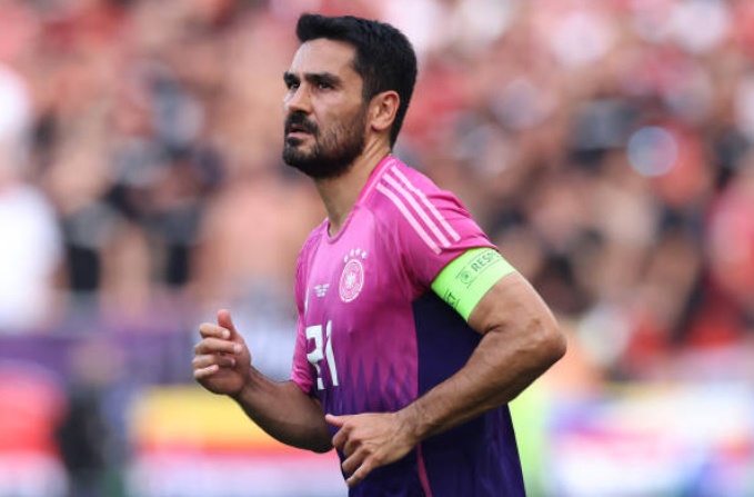 Gundogan mỉa mai Hungary
