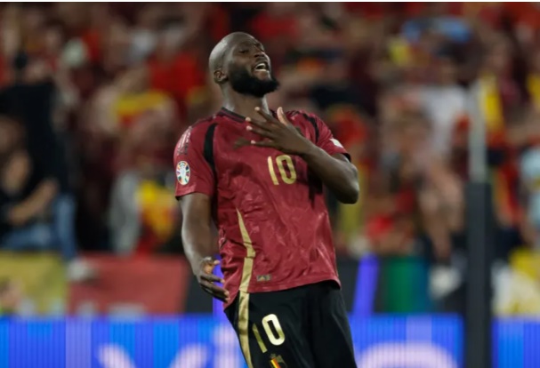 Ai ''đen'' hơn Lukaku?