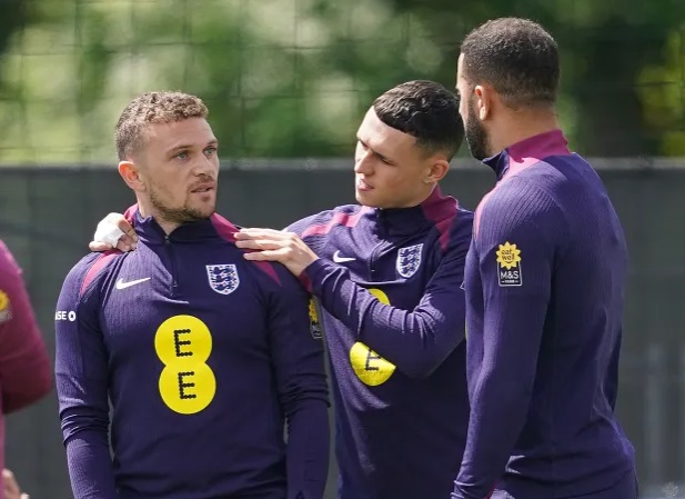 Ảnh bài viết Nội bộ lục đục, trụ cột tuyển Anh kình mặt nhau trên sân